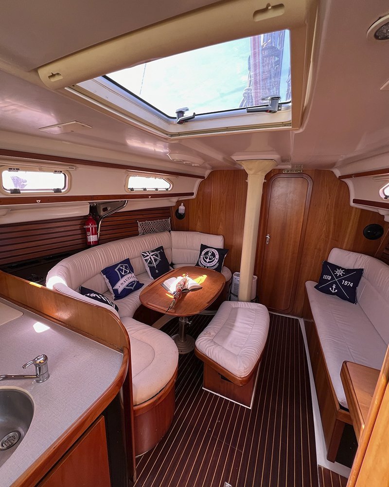 Interior velero