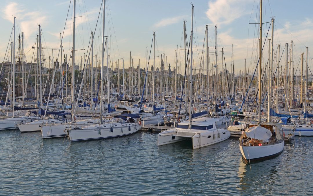 Descubre el placer del mar con el mejor alquiler de velero en Barcelona